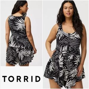 TORRID Scoop Neck Flirty Romper Tropical Stand Deep Black Plus Size 4X NWT